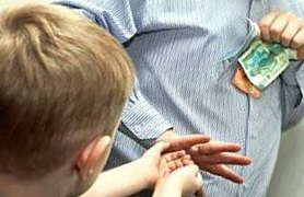 Может ли суд принимать отказ от требования о взыскании алиментов на ребенка?